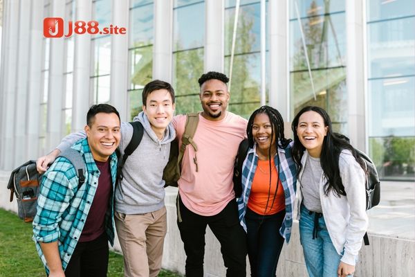 Ngủ mơ thấy bản thân gặp lại bạn học cũ